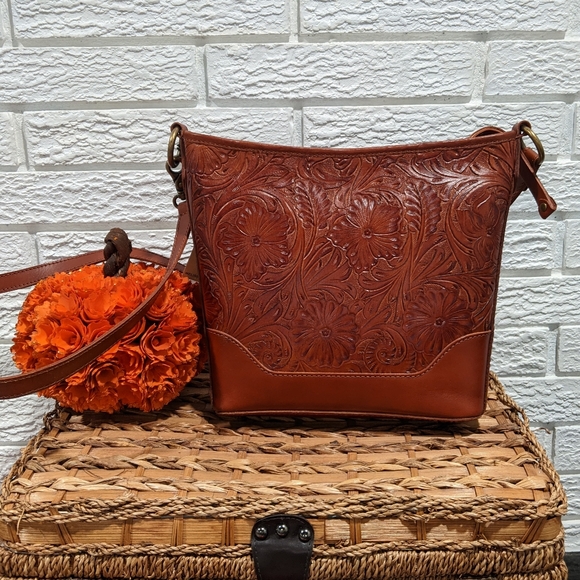🤎SOLD🤎Frye Melissa Artisan small Hobo, Cognac - Picture 3 of 11